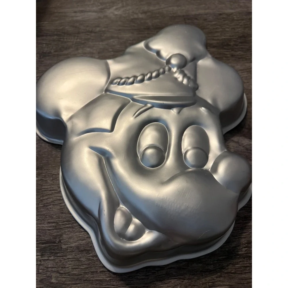 Wilton Disney‎ Mickey Mouse Marching Band Leader Cake Pan Vintage 515-302 Silver